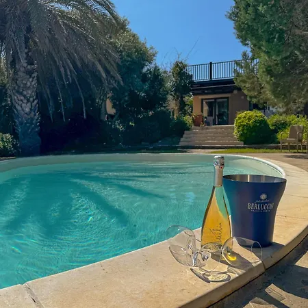 Di Lusso Con Piscina Privata, Bbq E Giardino Stintino